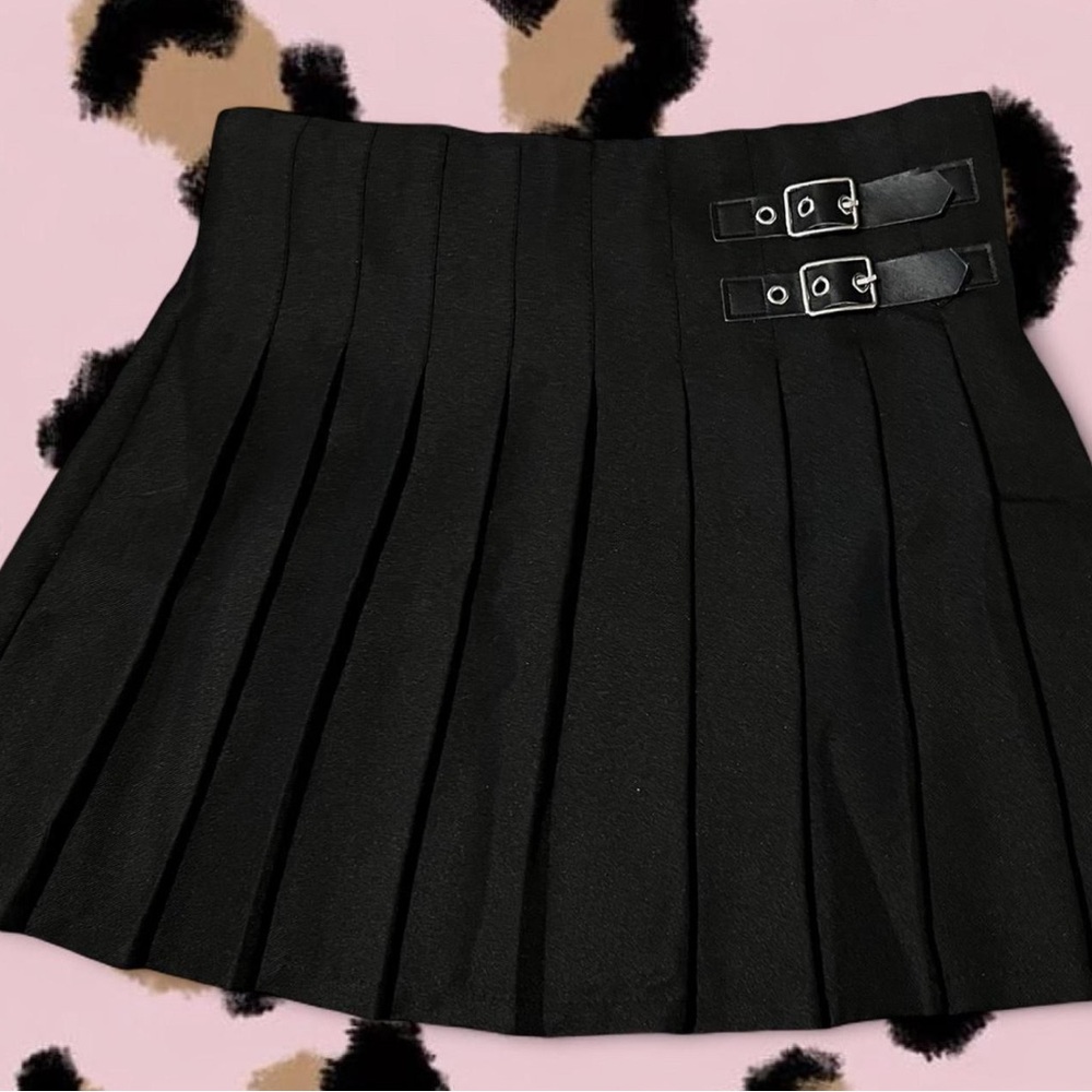 Size Medium 7-9 Black Pleated Double Buckle Goth Skirt